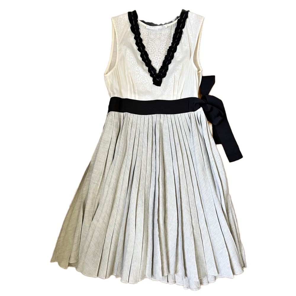 BGN Beautiful crafted Pleated Linen/Embellished Silk Dress *seen on Paris Hilton